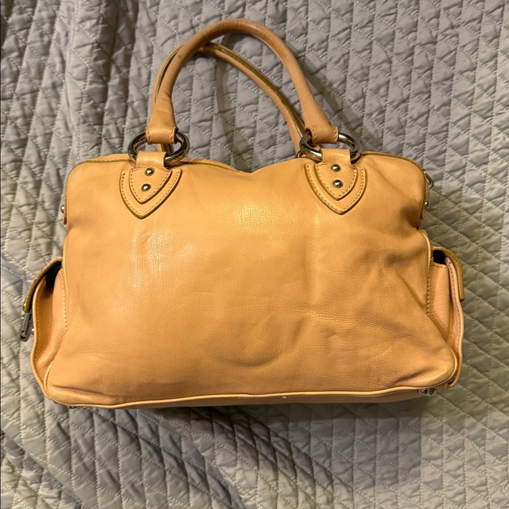 Authentic Marc Jacobs Elegant Tan Leather Handbag
